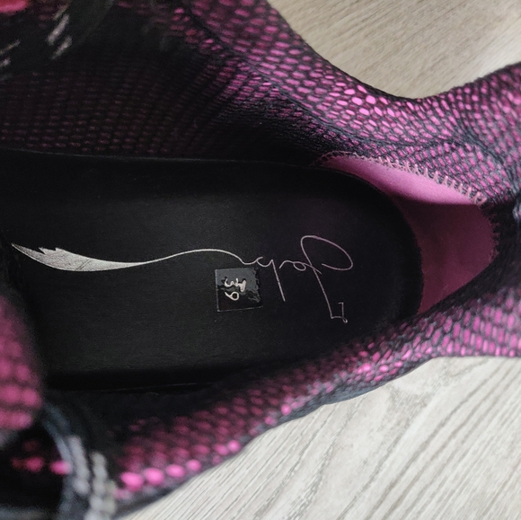 FABI (Italy) Genuine Leather Sneakers - Picture 8 of 9